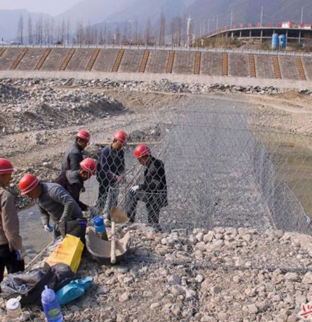 上海热镀锌石笼网使用案例